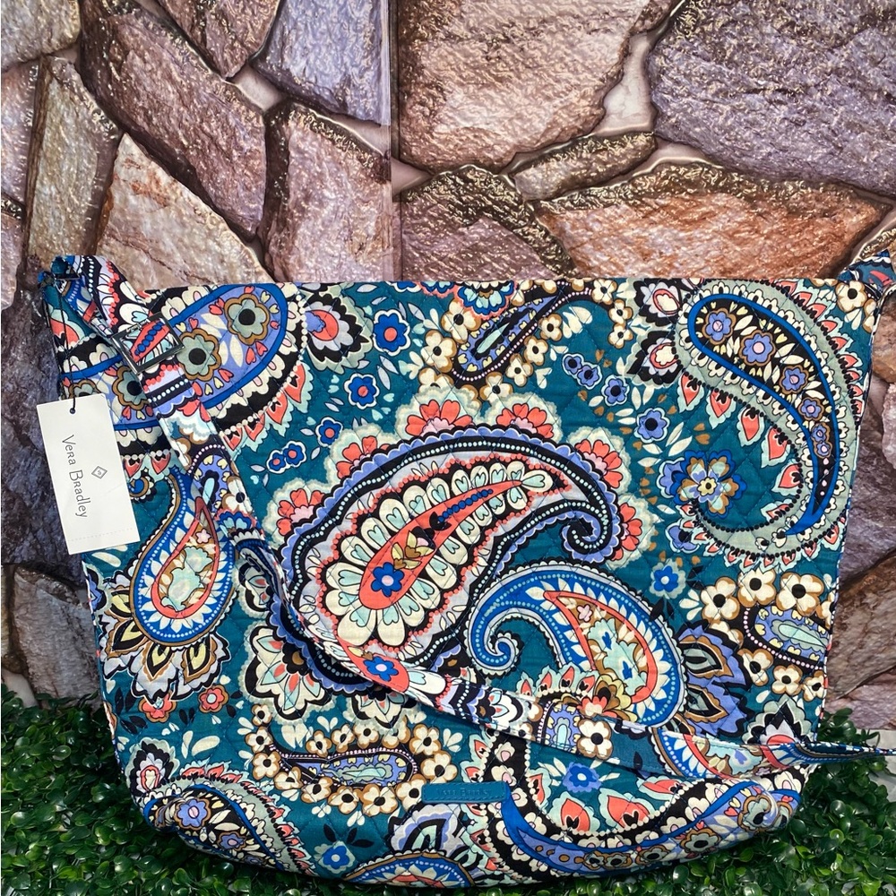 VERA BRADLEY HOBO BAG
